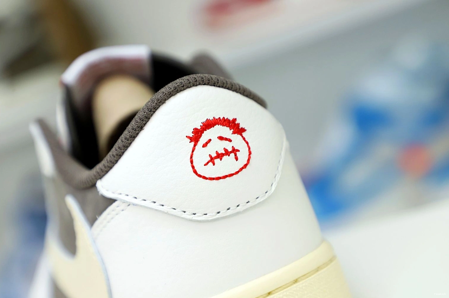 LOW OG SCOTT 1 AIR MOCHA REVERSE TRAVIS X JORDAN 0815